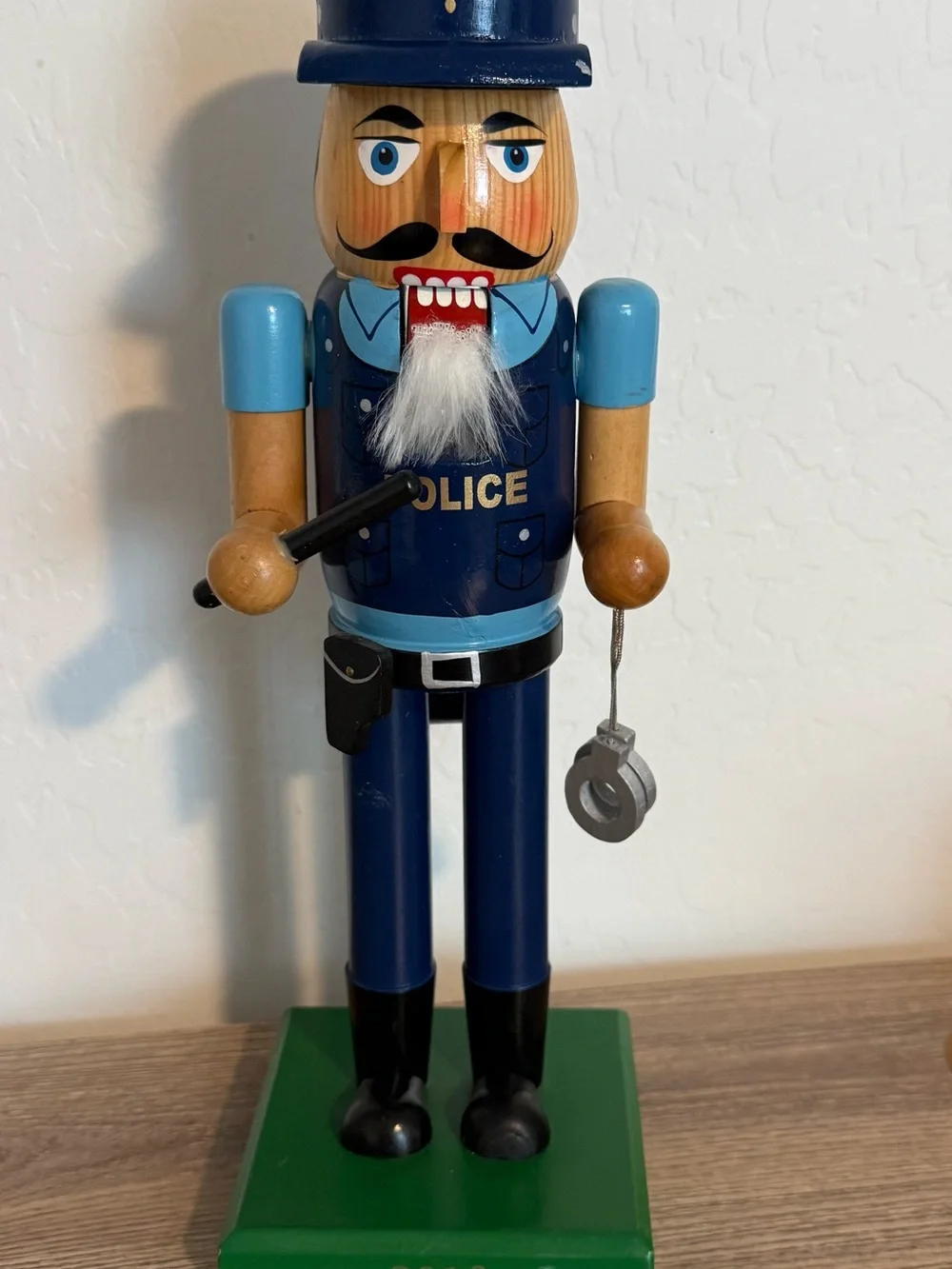 Limited Edition Police Nutcracker 2010 26/10650 Christmas Handcuffs 14” Target
